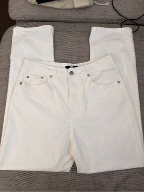 Frye White Denim Waistband Detail